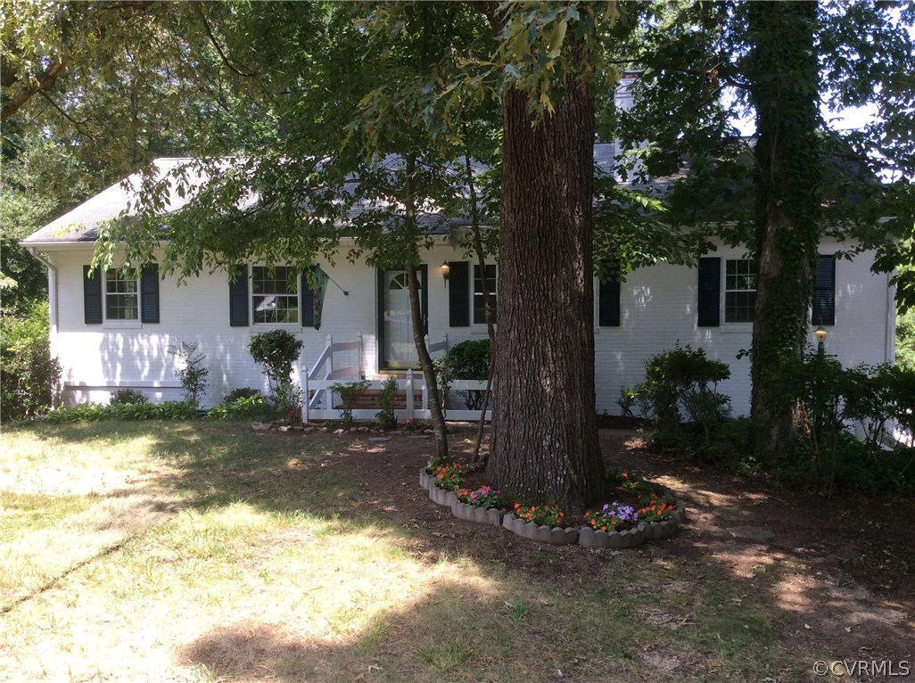 3816 Hickory Road North Chesterfield, VA 23235 - Photo 3 of 41 Welcome Home to 3816 Hickory Road
