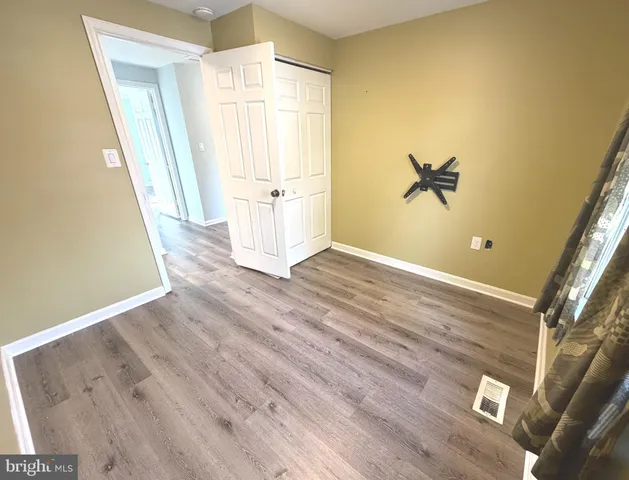 a view of a livingroom with an empty space