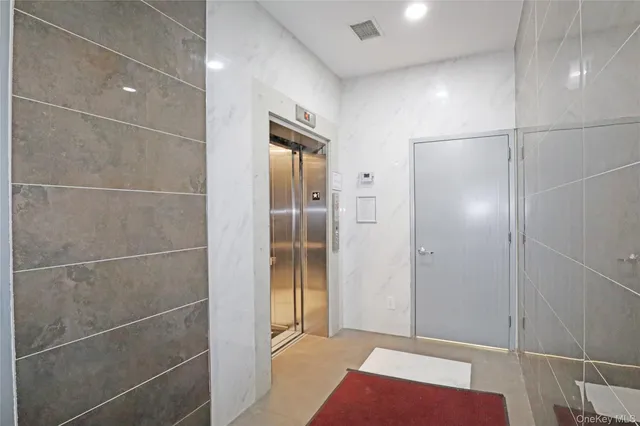 $728,000 | 15815 Union Turnpike, Unit 3F | Hillcrest