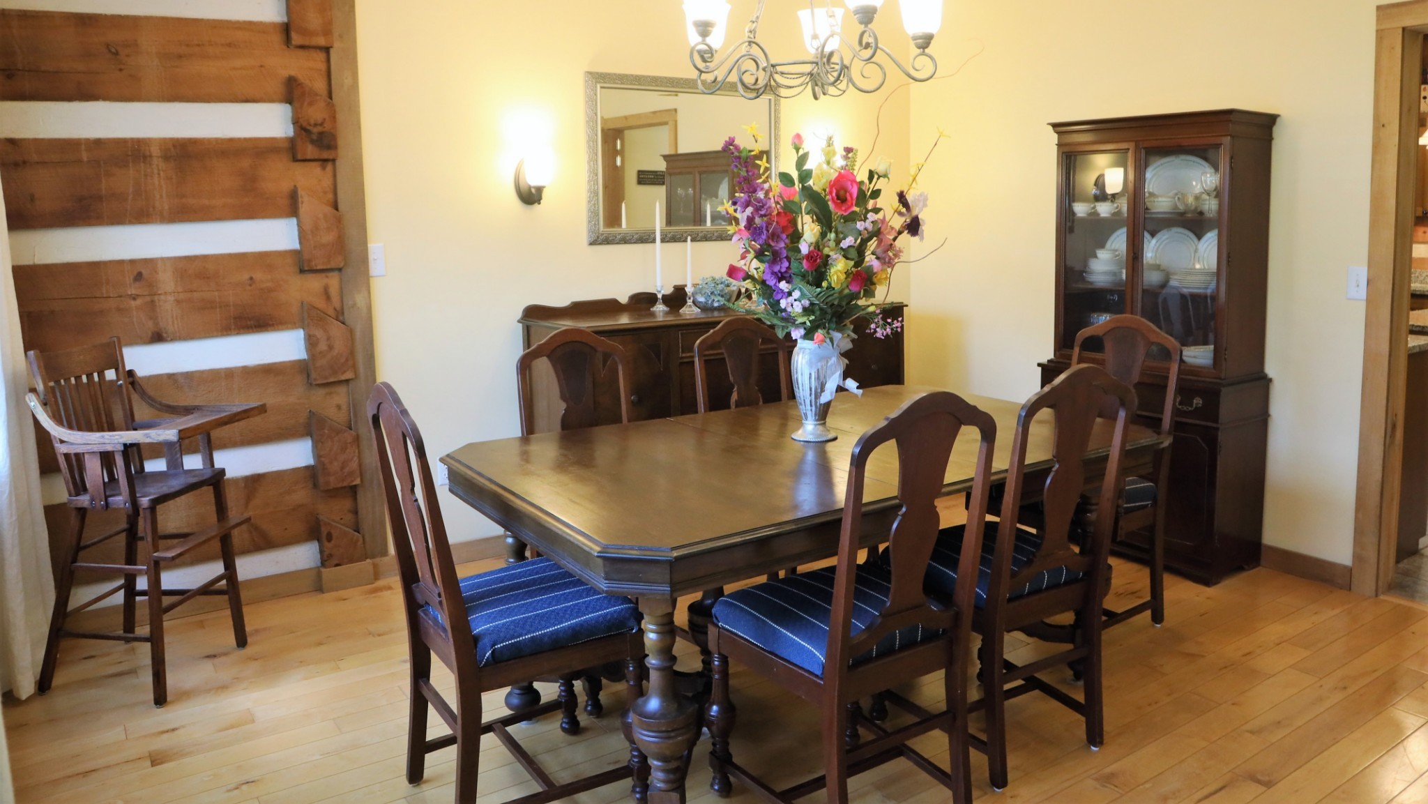 3270 Maxie Jones Road Springfield, TN 37172 - Photo 8 of 29 a view of a dining room with furniture and wooden floor