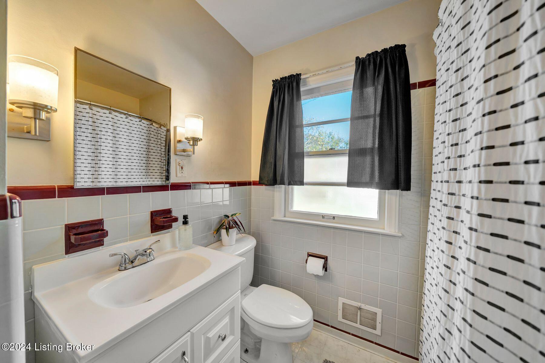 313 Bramton Road Louisville, KY 40207 - Photo 27 of 61 photo_online_026