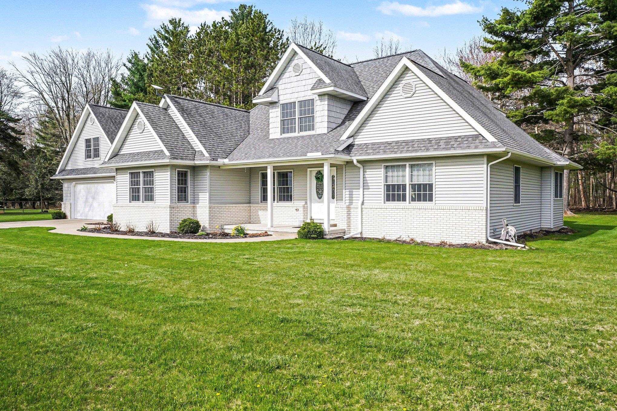 5605 North Shore Road Pinconning, MI 48650 - Photo 7 of 37