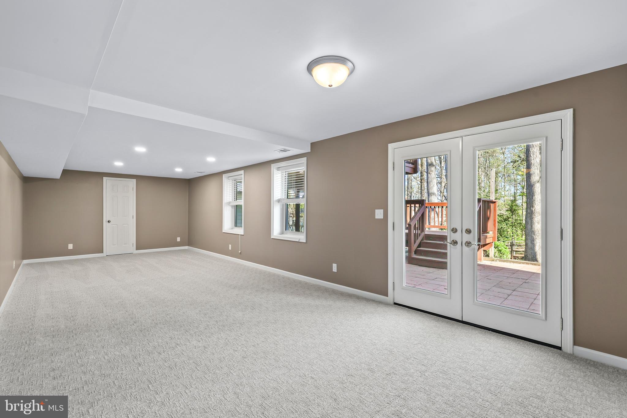 233 Choptank Road Stafford, VA 22556 - Photo 42 of 65 an empty room with windows and closet