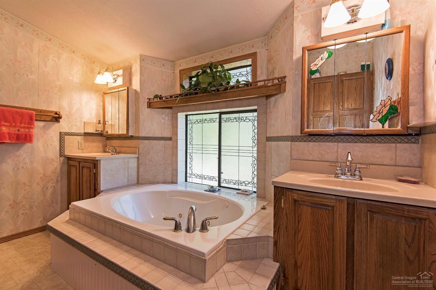 19325 Galen Road Bend, OR 97702 - Photo 9 of 18 Additional Photo