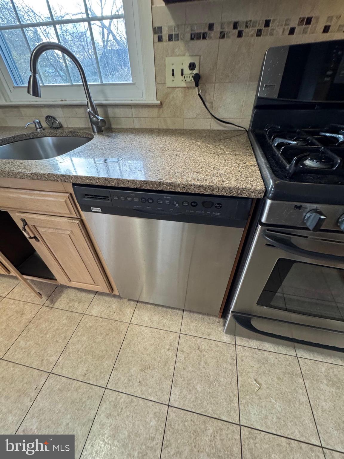 536 North Shore Road Absecon, NJ 08201 - Photo 8 of 55 Gallery Image 8