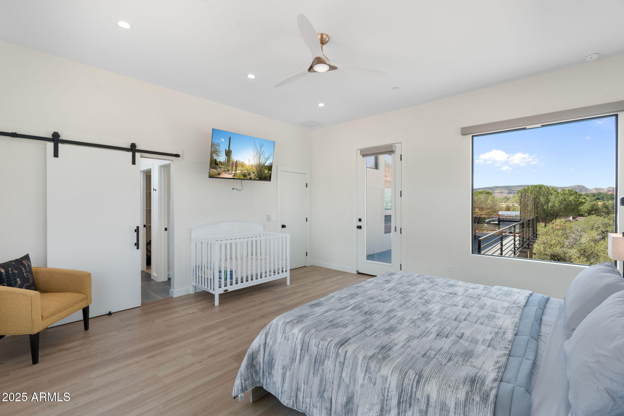 327 Suncliffe Drive Sedona, AZ 86351 - Photo 17 of 79 Owners Suite