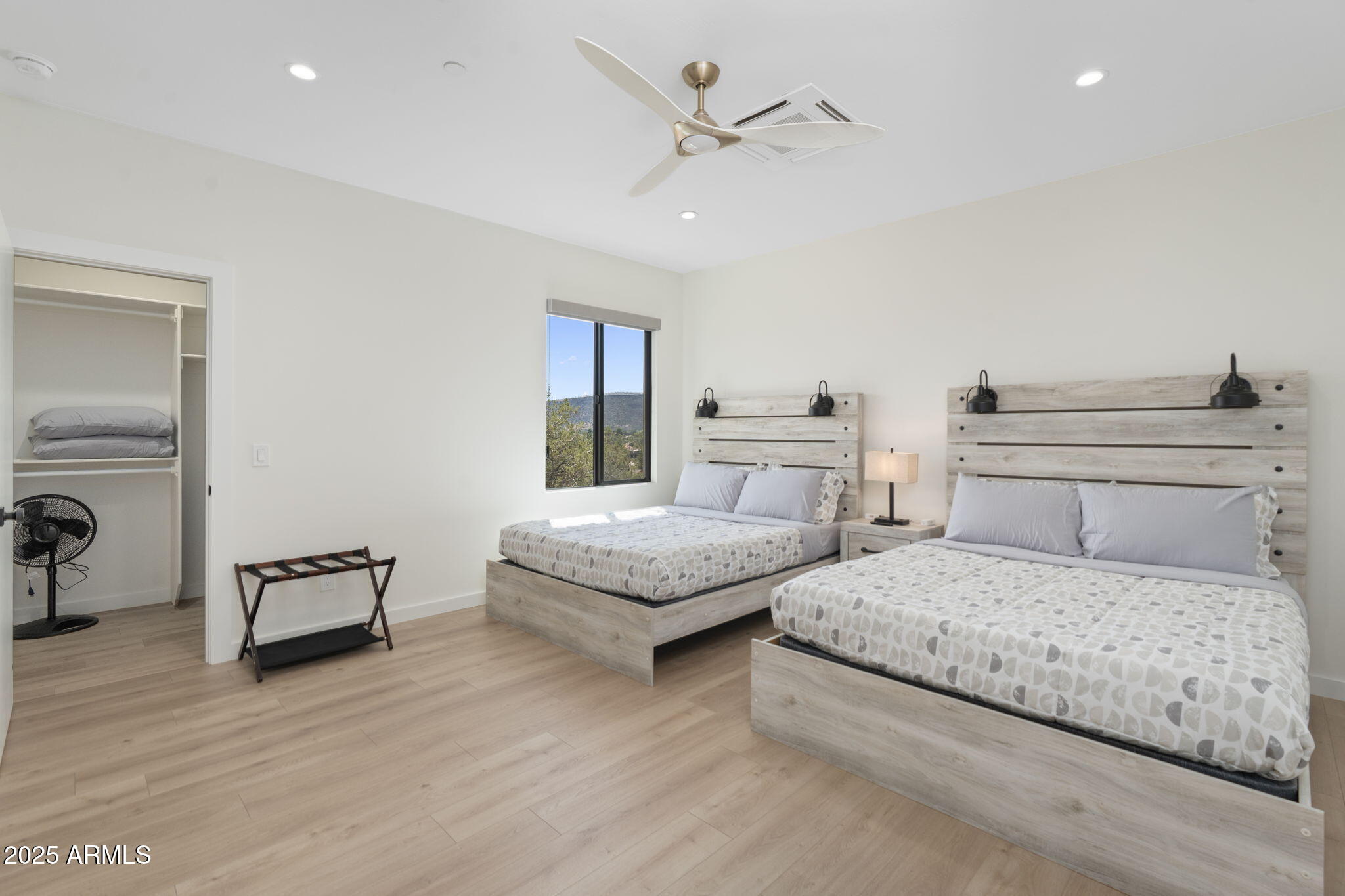 327 Suncliffe Drive Sedona, AZ 86351 - Photo 40 of 79 Casita Bedroom with Closet