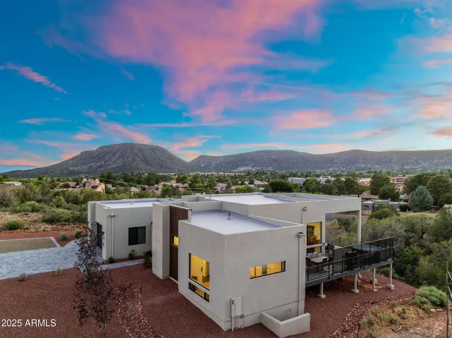 $1,975,000 | 327 Suncliffe Drive, Sedona, AZ 86351