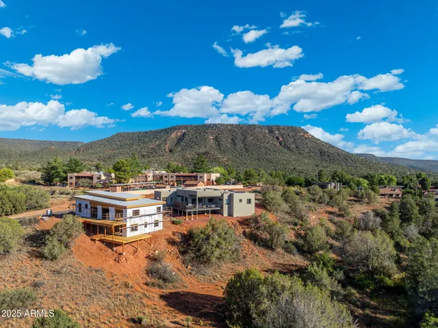 $1,975,000 | 327 Suncliffe Drive, Sedona, AZ 86351