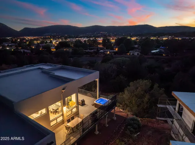 $1,975,000 | 327 Suncliffe Drive, Sedona, AZ 86351