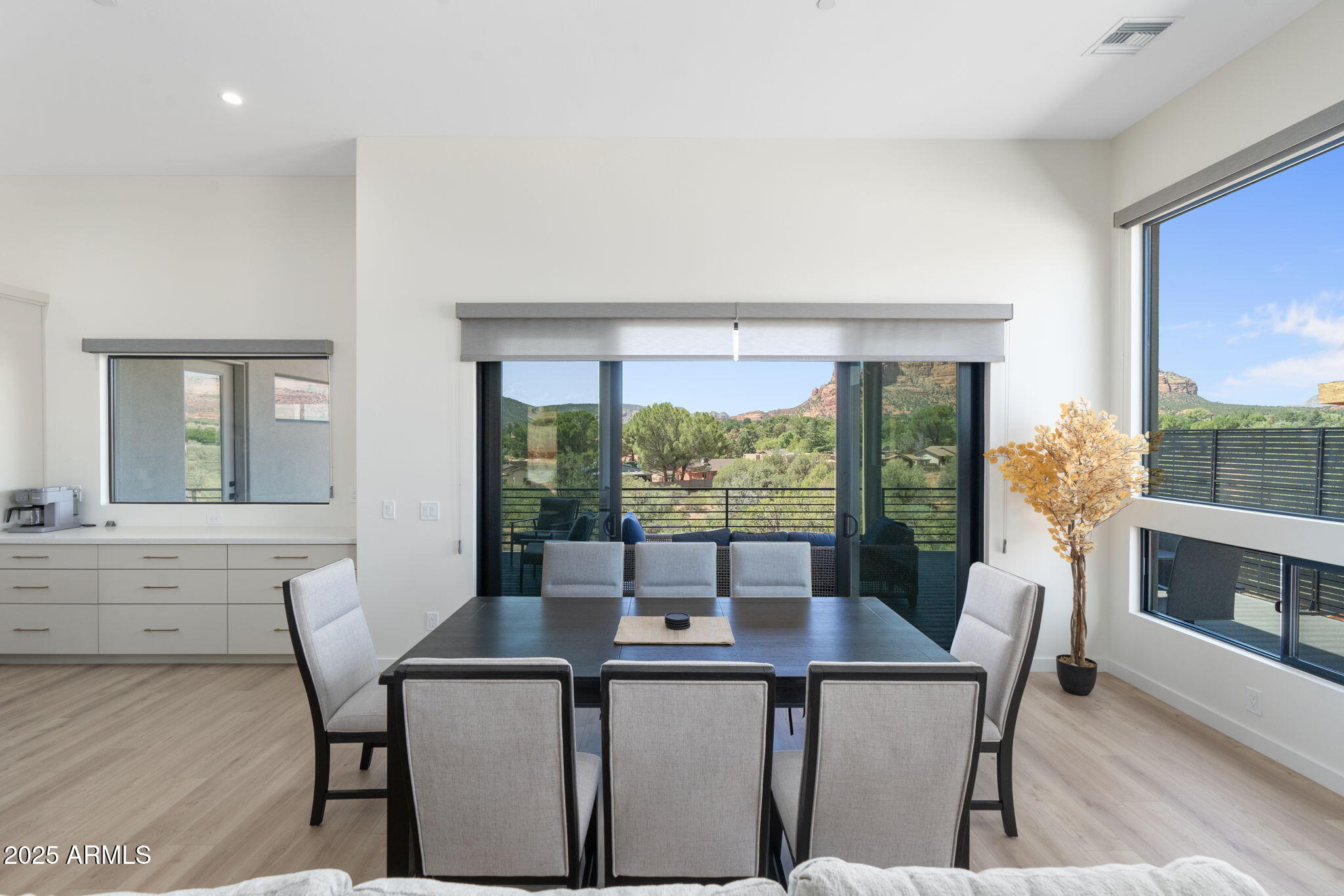 327 Suncliffe Drive Sedona, AZ 86351 - Photo 10 of 79 Main House Dining Views