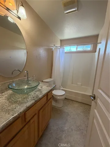 $1,400 | 19405 Mountain North, Hidden Valley Lake, CA 95467