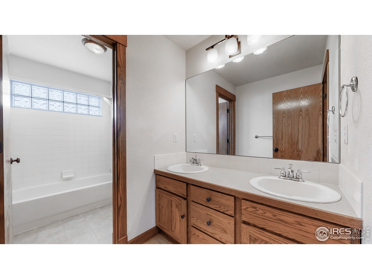 1708 Rolling Gate Road Fort Collins, CO 80526 - Photo 27 of 40 Bathroom 3