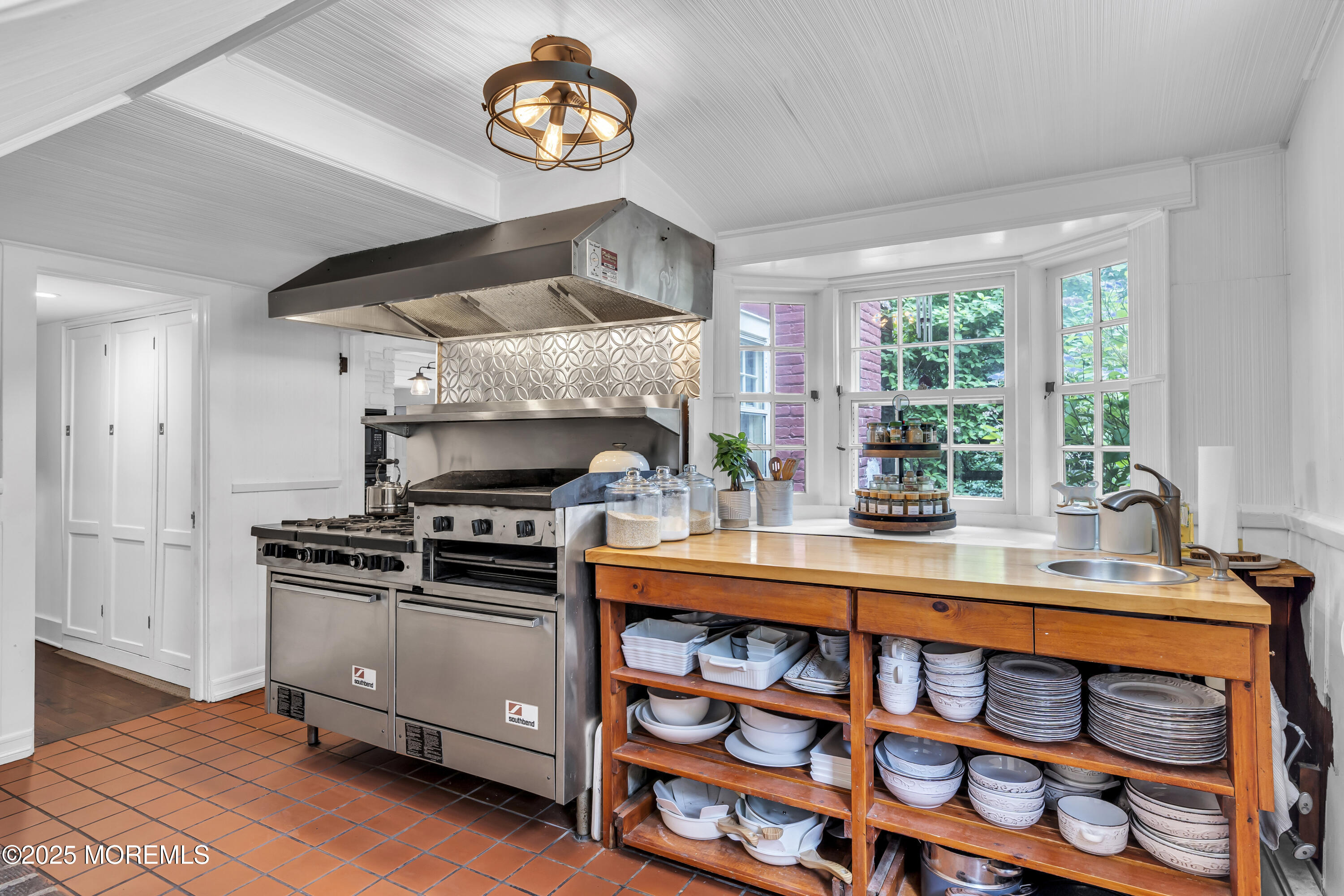2041 Raritan Road Scotch Plains, NJ 07076 - Photo 20 of 106 2041 Raritan Rd Scotch Plains