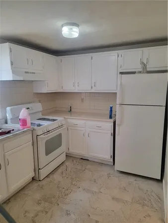 $1,600 | 69 Fales Street, Unit 2B, Central Falls, RI 02863