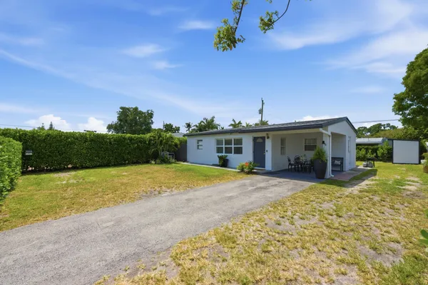 $439,200 | 330 Northeast 59th Court, Oakland Park, FL 33334