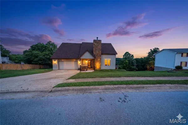 $259,900 | 105 Meadow Lane, St. Robert, MO 65584