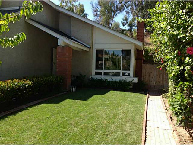 399 Compass Road Oceanside, CA 92054 - Photo 2 of 24 Great front yard