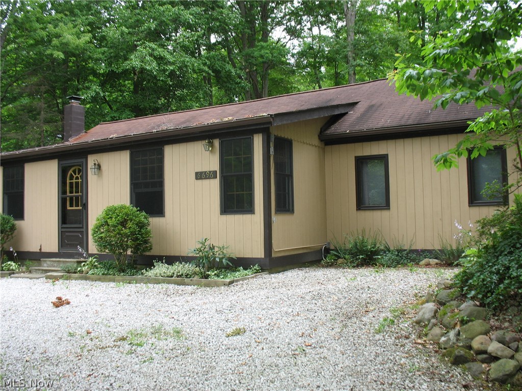 6696 Berry Road Ravenna, OH 44266 - Photo 1 of 13 Curb