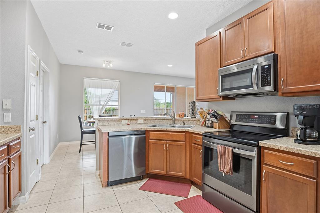 860 Hart Avenue Altamonte Springs, FL 32701 - Photo 10 of 35