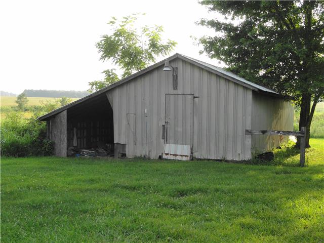 63 Overnack Road Lawrenceburg, TN 38464 - Photo 16 of 20 Barn/Shop