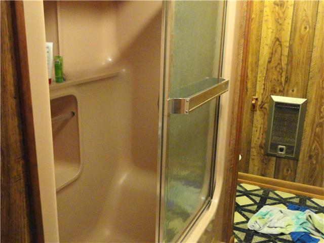 63 Overnack Road Lawrenceburg, TN 38464 - Photo 9 of 20 Tub/shower Combo in one of the Bathrooms