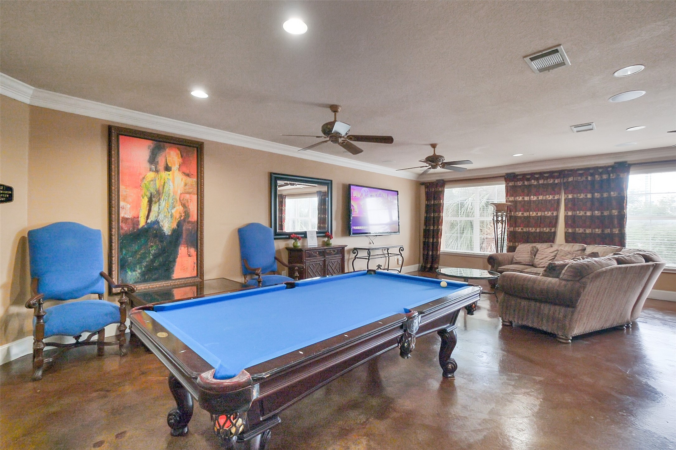 1711 Old Spanish Trail, Unit 128 Houston, TX 77054 - Photo 19 of 26 a room with furniture and windows