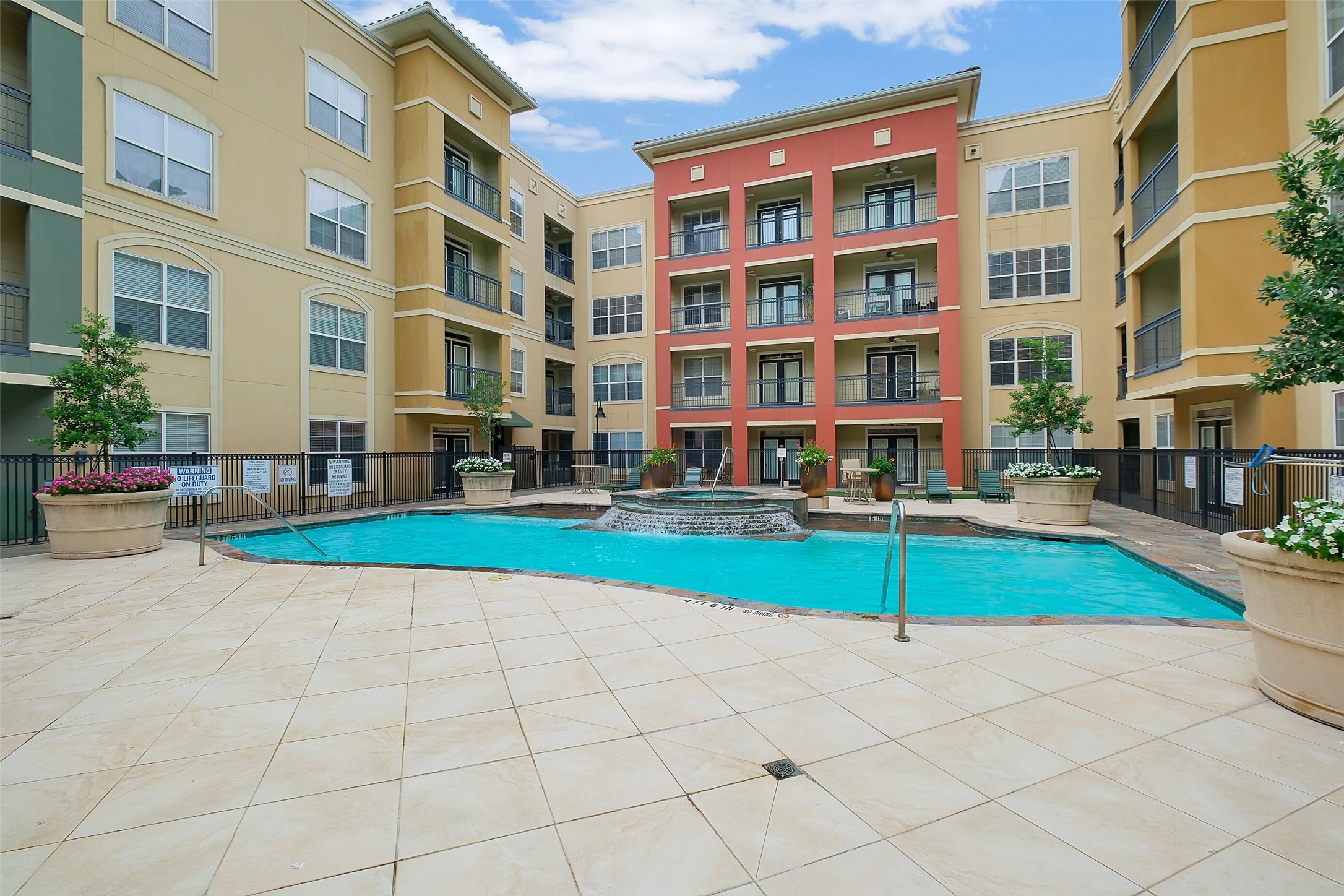 1711 Old Spanish Trail, Unit 128 Houston, TX 77054 - Photo 23 of 26 a view of a building with entertaining space