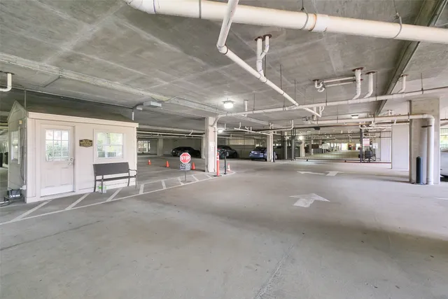 a view of a parking area