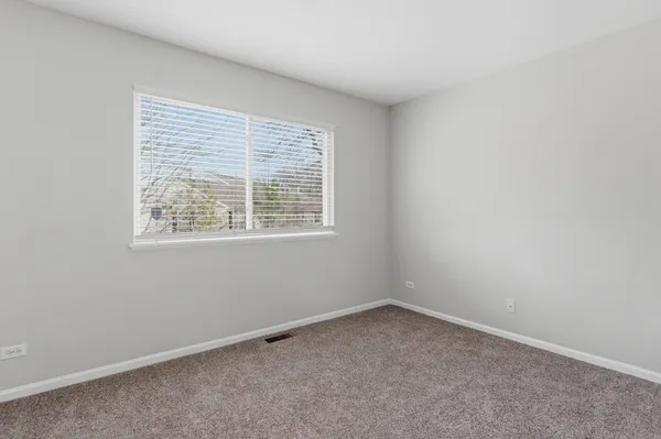$3,000 | 2313 Stoughton Drive, Aurora, IL 60502