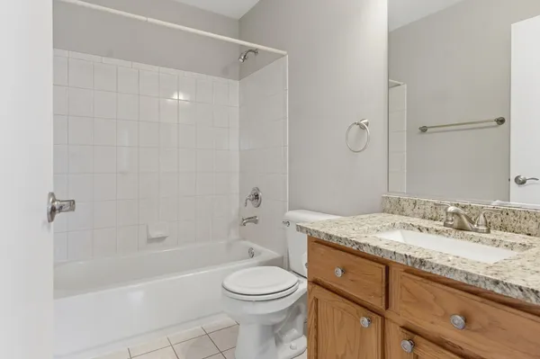 $3,000 | 2313 Stoughton Drive, Aurora, IL 60502