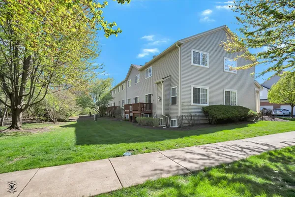 $3,000 | 2313 Stoughton Drive, Aurora, IL 60502