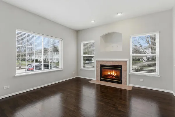 $3,000 | 2313 Stoughton Drive, Aurora, IL 60502