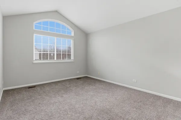 $3,000 | 2313 Stoughton Drive, Aurora, IL 60502