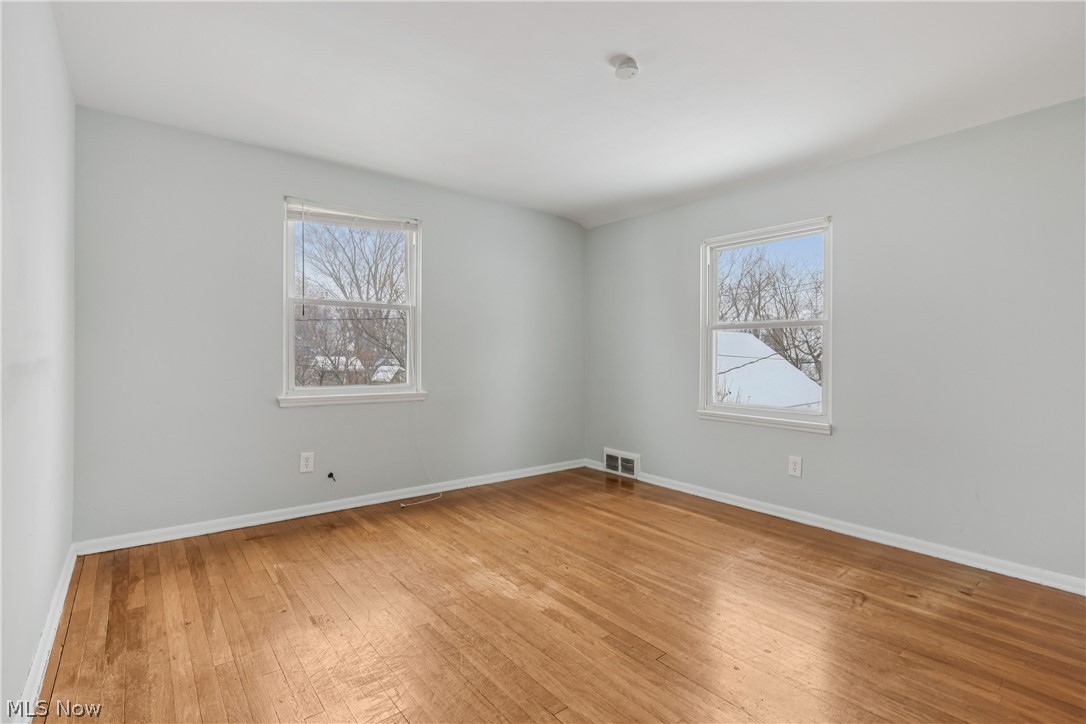 4480 Birchwold Road Cleveland, OH 44121 - Photo 13 of 30
