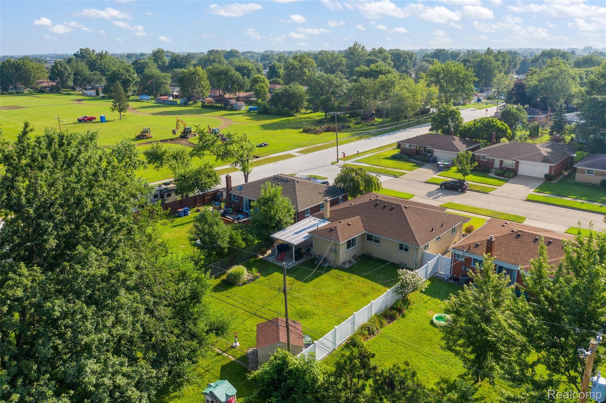 29357 Ridgefield Avenue Warren, MI 48088 - Photo 41 of 49 29537 Ridgefield-6.jpg