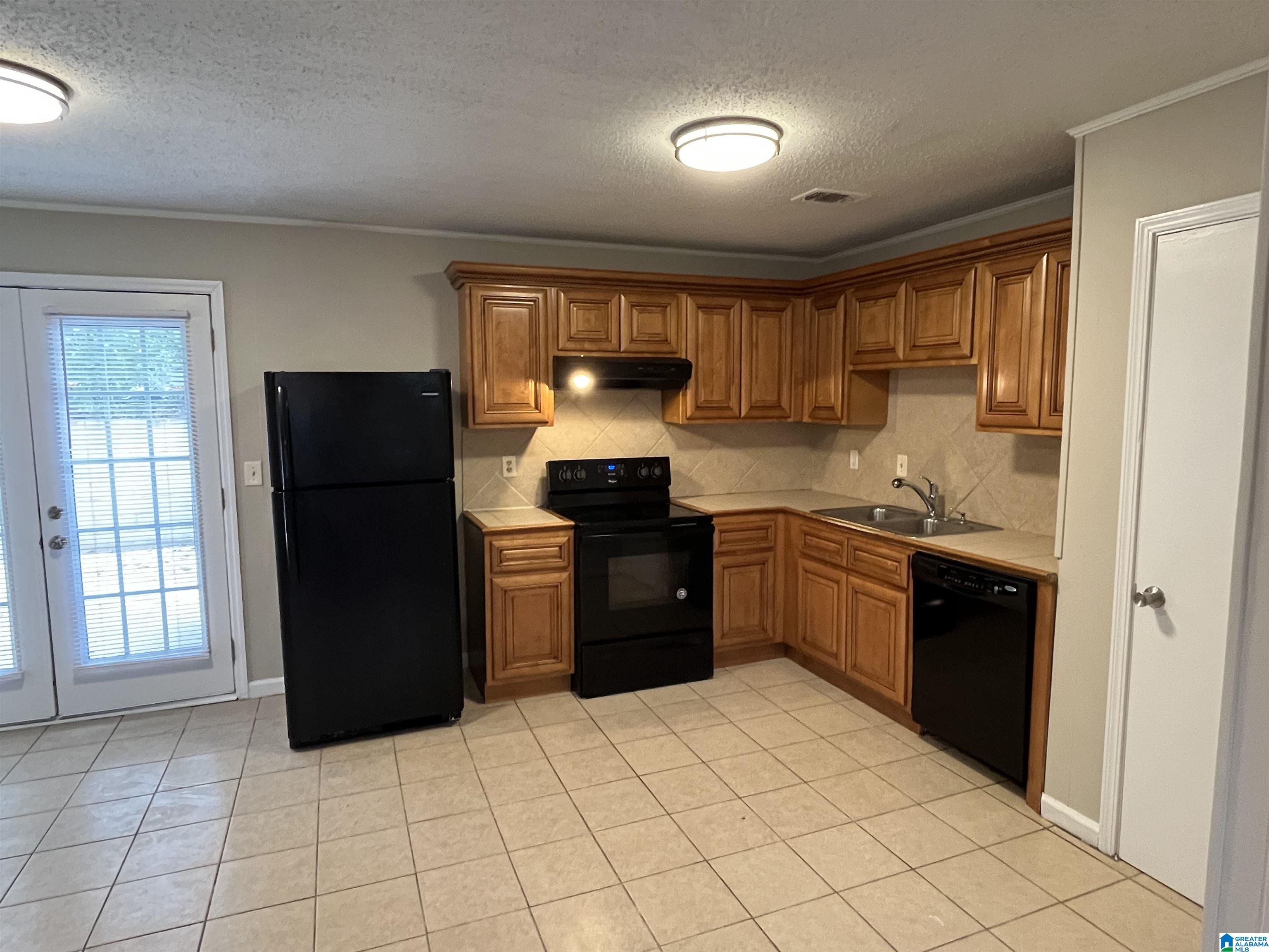 329 5 Acre Road Bessemer, AL 35023 - Photo 5 of 21