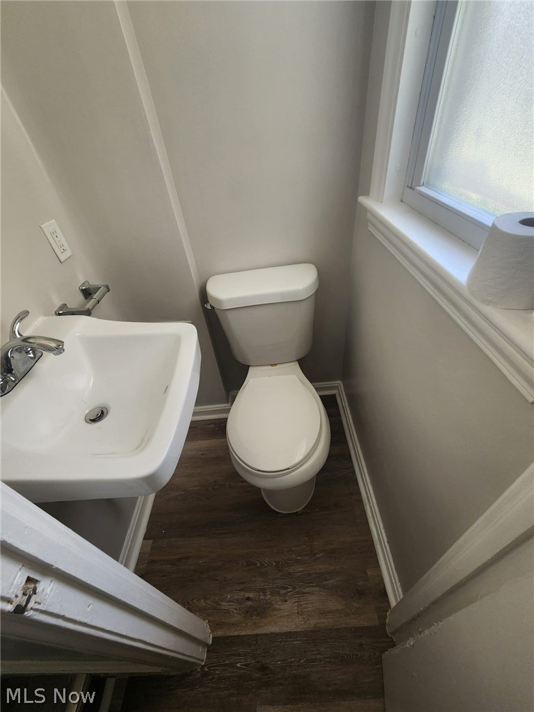 3865 Grosvenor Road Cleveland, OH 44118 - Photo 9 of 16