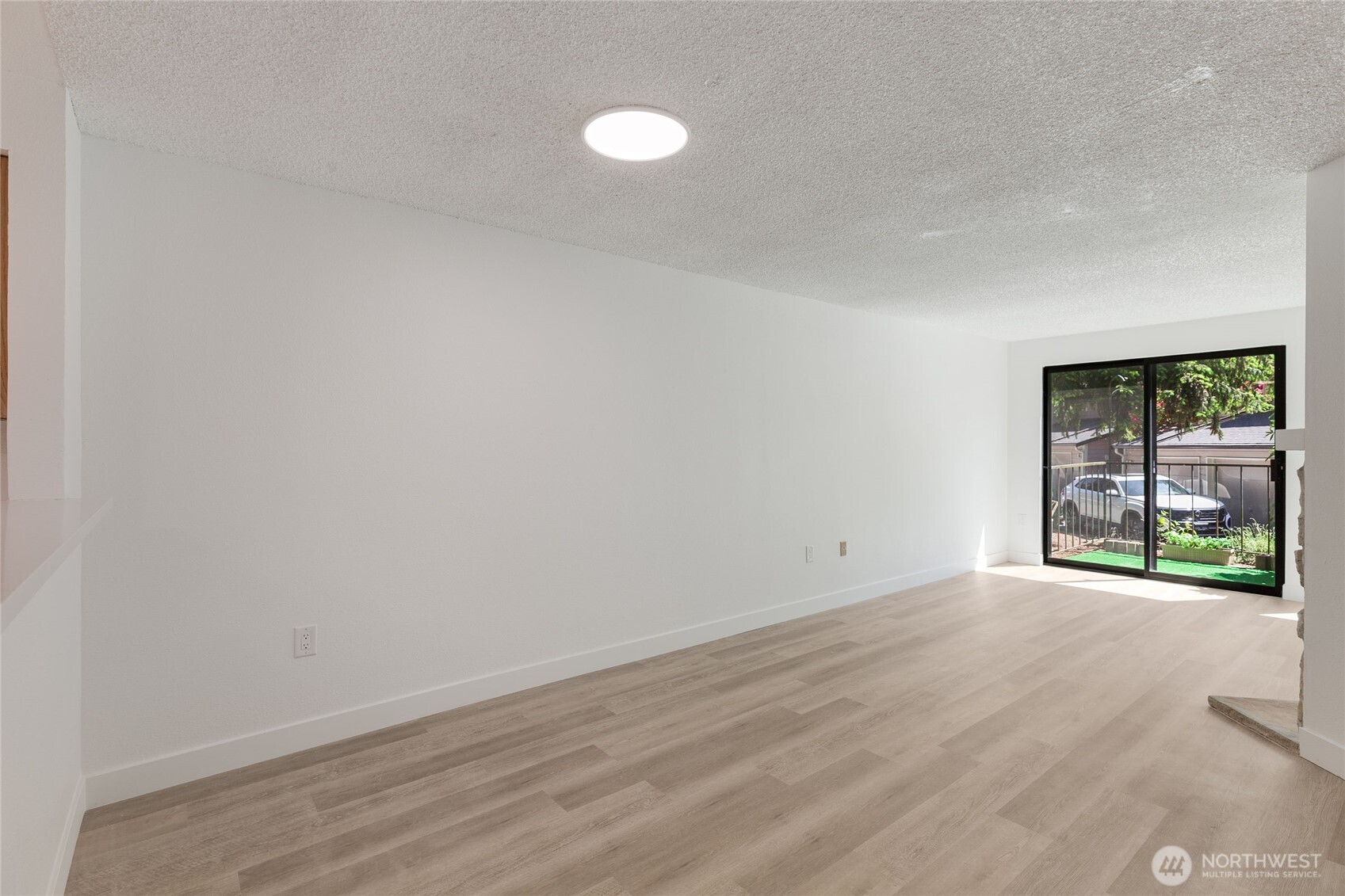 1555 Union Avenue Northeast, Unit 33 Renton, WA 98059 - Photo 3 of 26