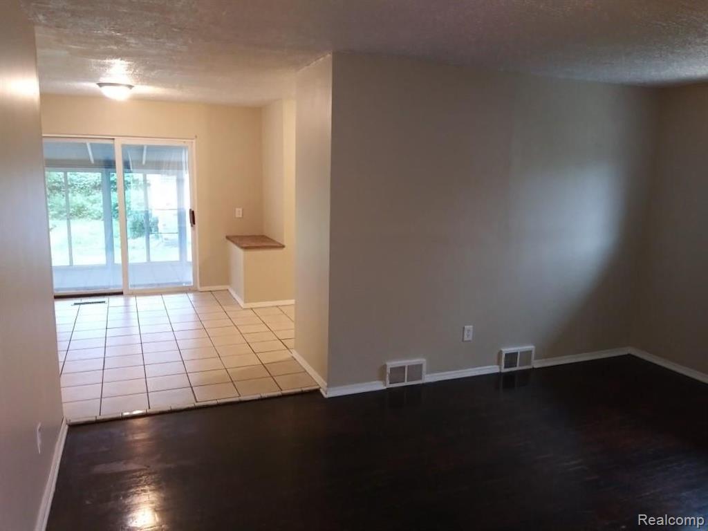 1606 Kenwood Street Inkster, MI 48141 - Photo 9 of 24