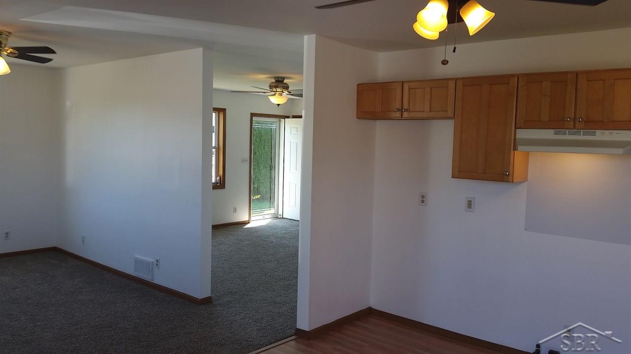 1115 Sherman Road Saginaw, MI 48604 - Photo 6 of 10 50009268-5.JPG