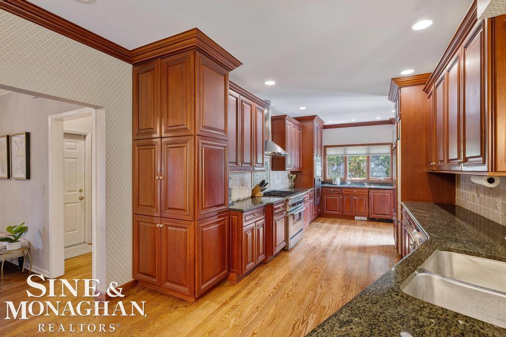 1045 Whittier Road Grosse Pointe Park, MI 48230 - Photo 14 of 82