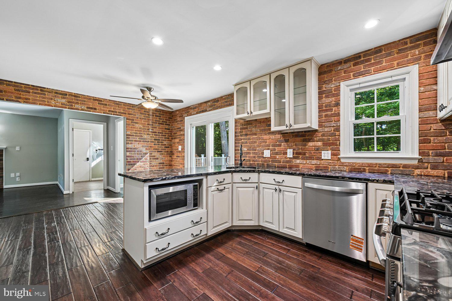 8002 Log Cabin Court Springfield, VA 22153 - Photo 14 of 63 Kitchen