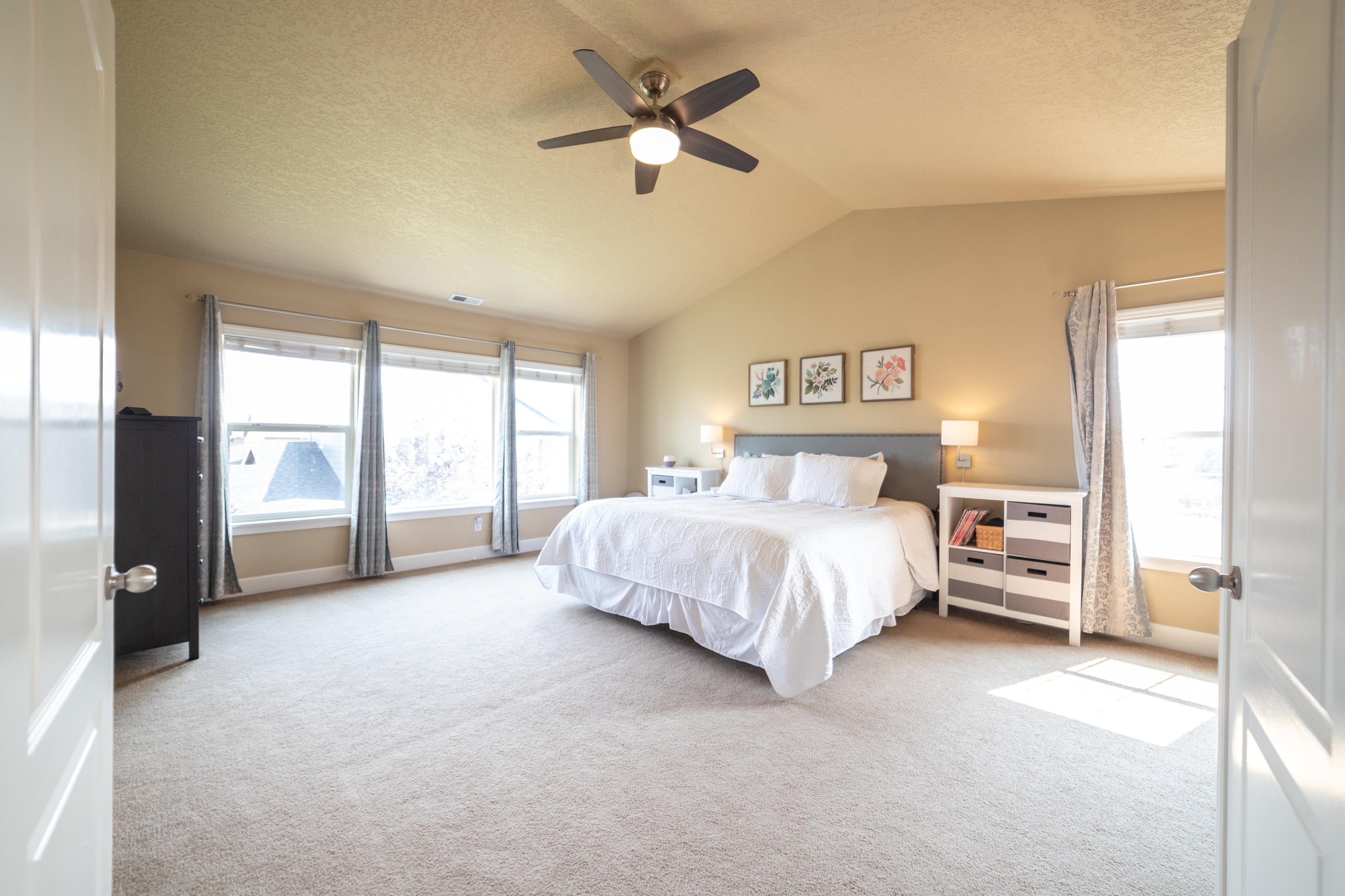 20754 Kilbourne Loop Bend, OR 97701 - Photo 24 of 45 HUGE master bedroom