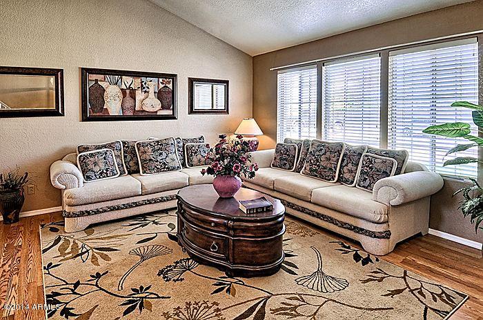 8959 West Ocotillo Road Glendale, AZ 85305 - Photo 4 of 22 Family Room 2