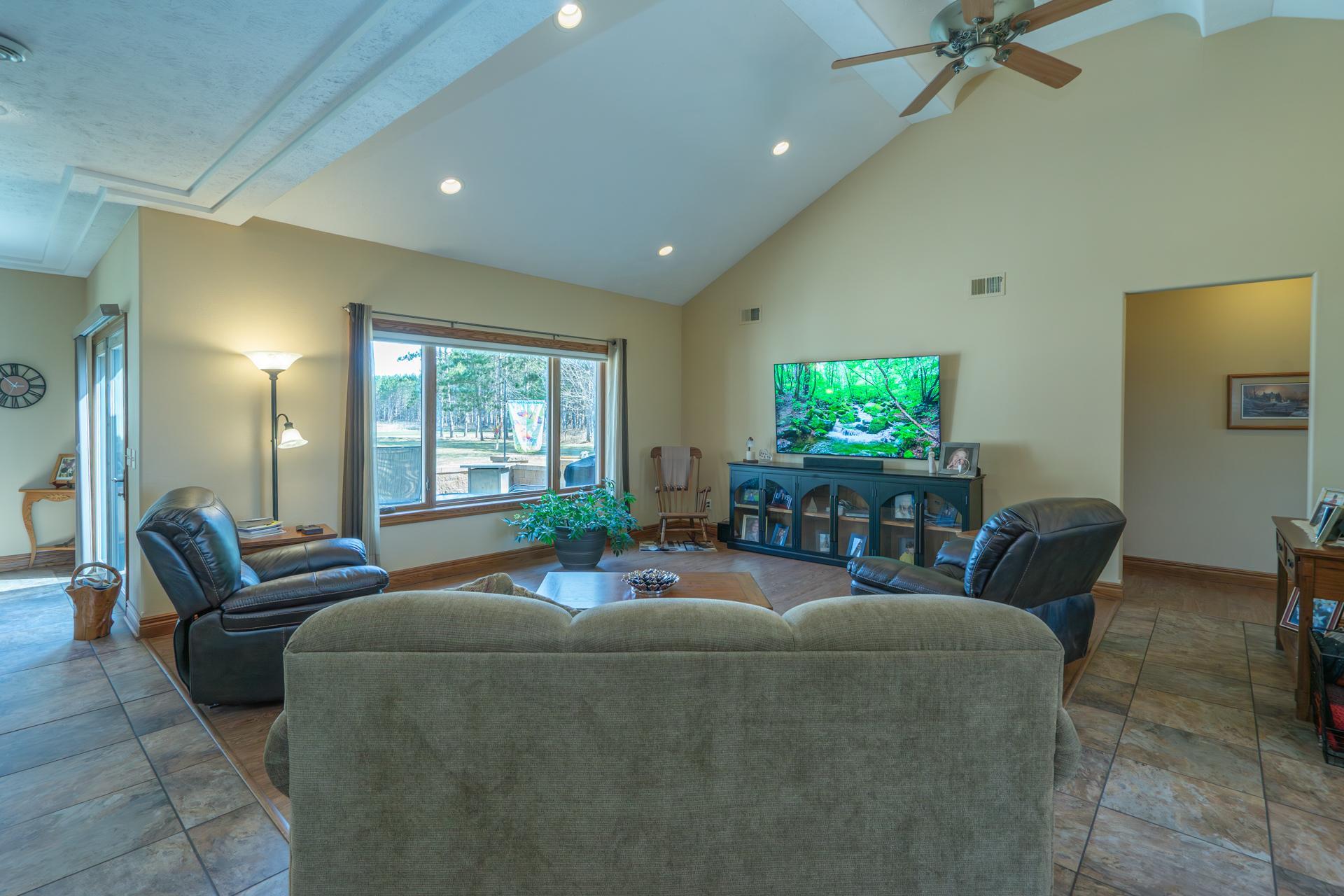 12372 Airport Road Staples, MN 56479 - Photo 15 of 41