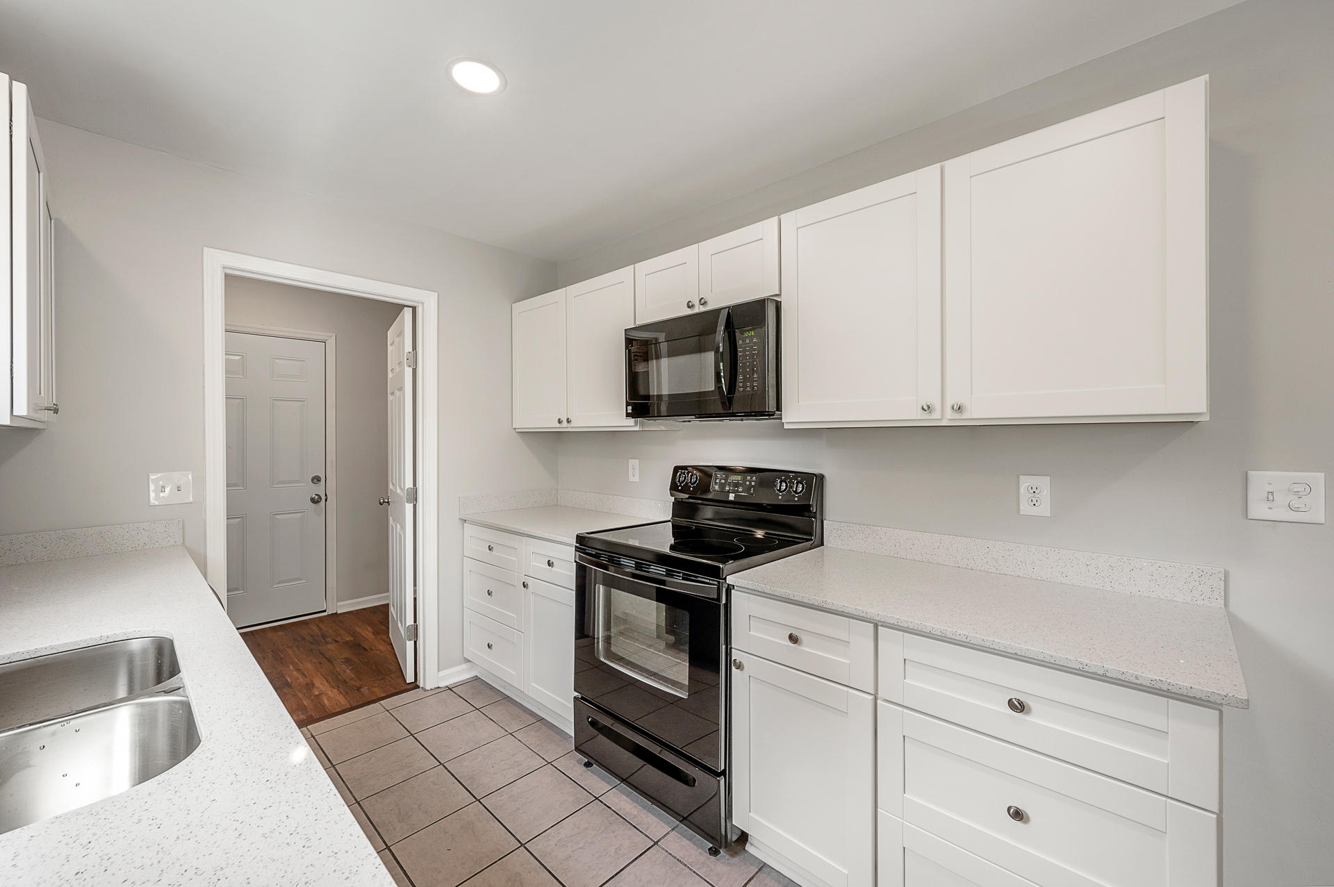 203 Pebble Creek Road Summerville, SC 29486 - Photo 11 of 31 Kitchen