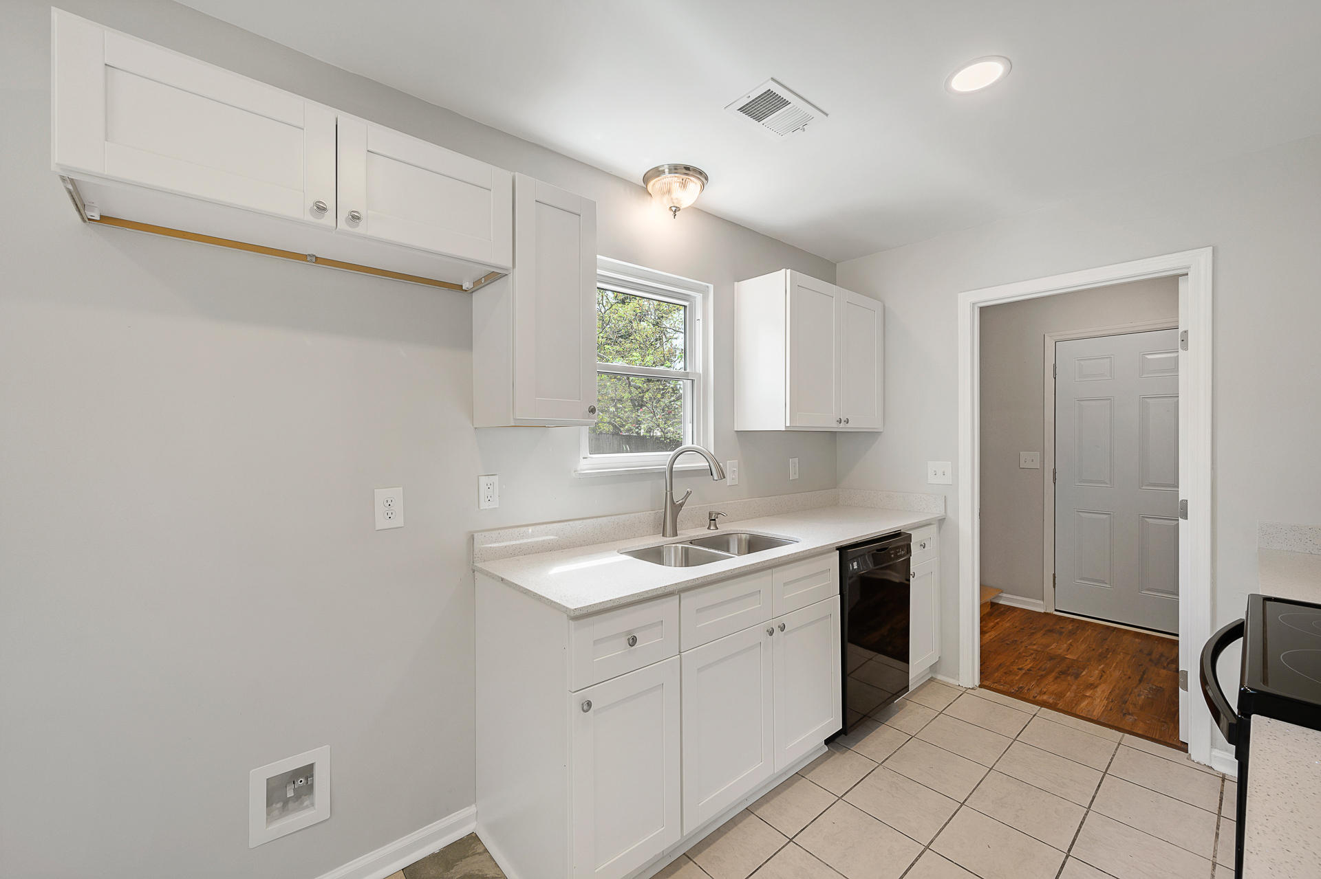 203 Pebble Creek Road Summerville, SC 29486 - Photo 12 of 31 Kitchen