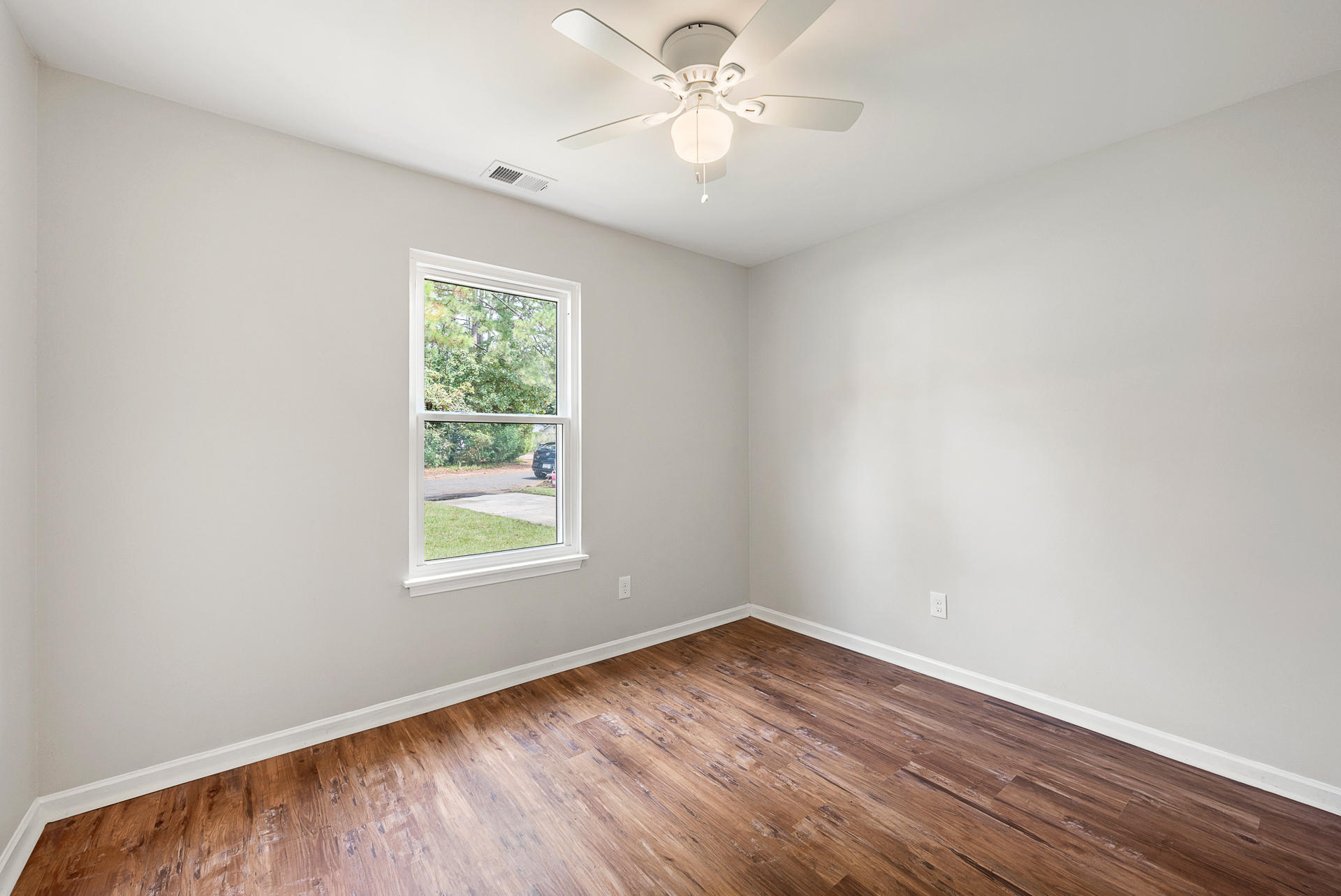 203 Pebble Creek Road Summerville, SC 29486 - Photo 19 of 31 Bedroom 2