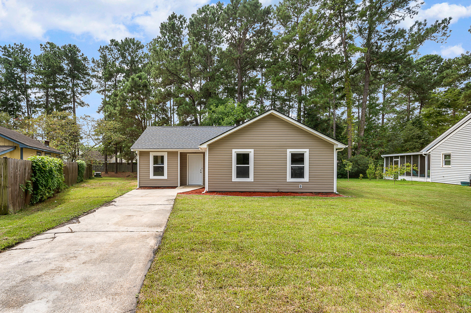 203 Pebble Creek Road Summerville, SC 29486 - Photo 26 of 31 Front